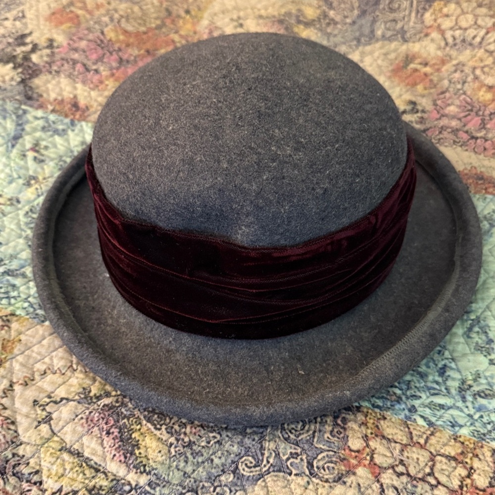 Liz Claiborne Charcoal Hat with Deep Red Band